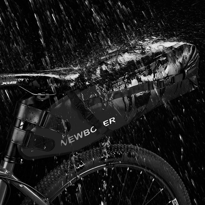 ⁦NEWBOLER Bike Packing Bike Bag 13L Waterproof Reflective Large-Capacity Bike Saddle Bag for Bicycles Rear Rack⁩ - الصورة ⁦6⁩