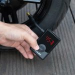 GUB EB300 Mini Electric Air Pump - الصورة 2